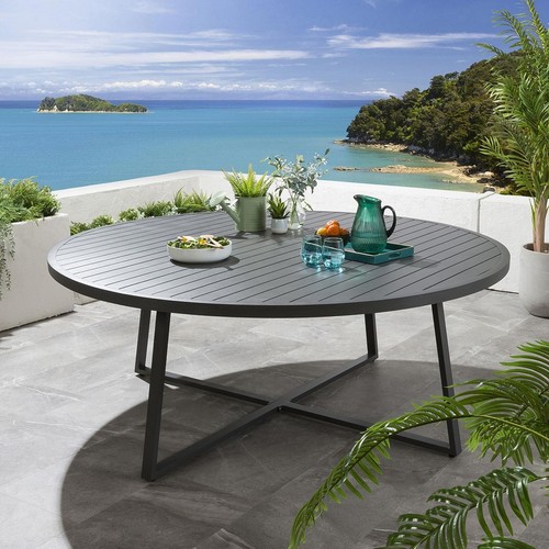 Large seater round - 8,
